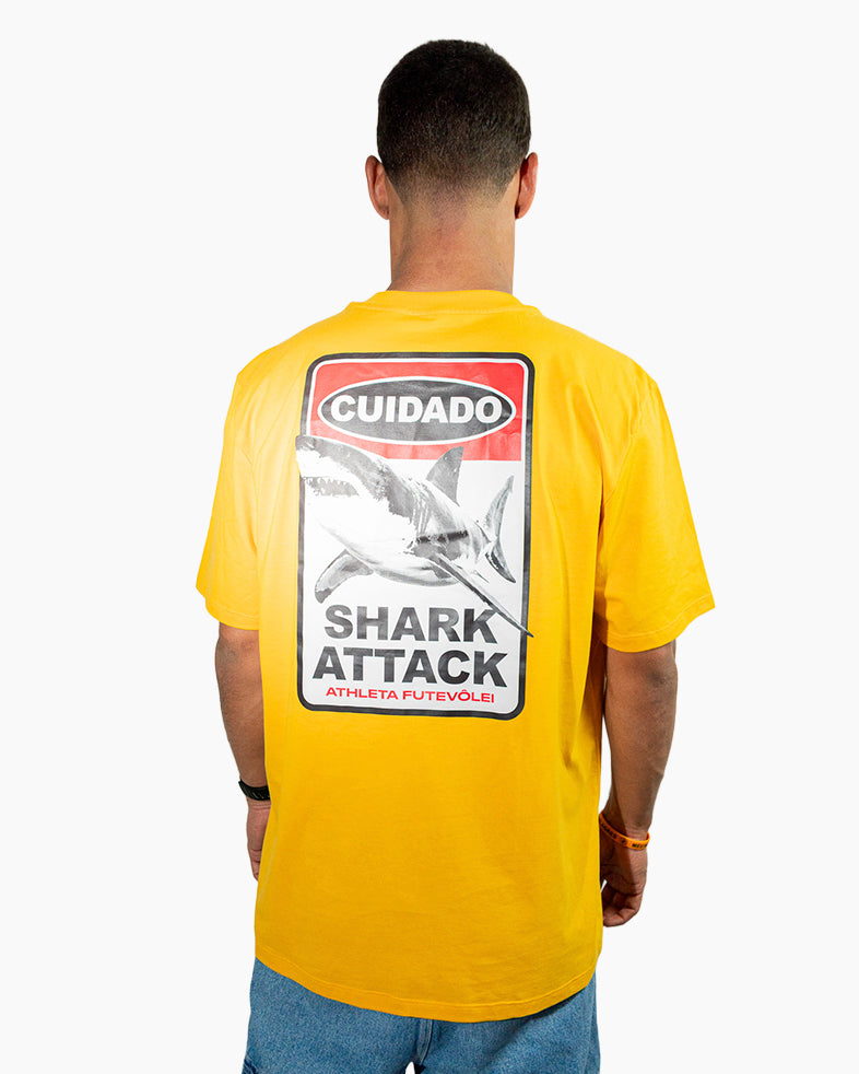 Camisa Athleta 90 Casual Futevôlei Cuidado Shark Attack Amarelo ATL009A