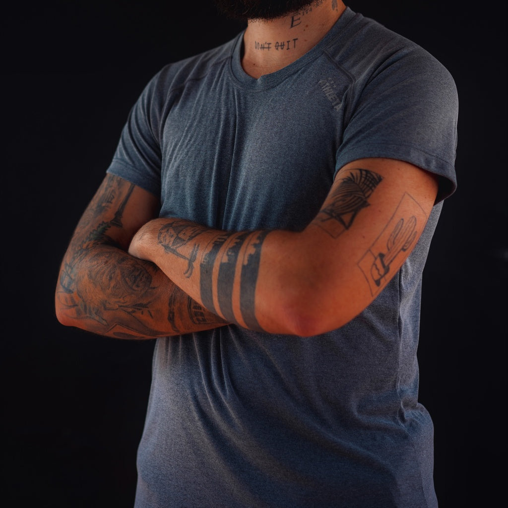 Athleta Soft 23 Amini Crepe 男款 T 卹