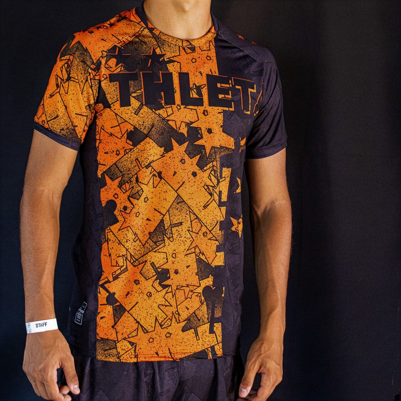 Athleta Free 23 Line 襯衫 - 黑色配橘色