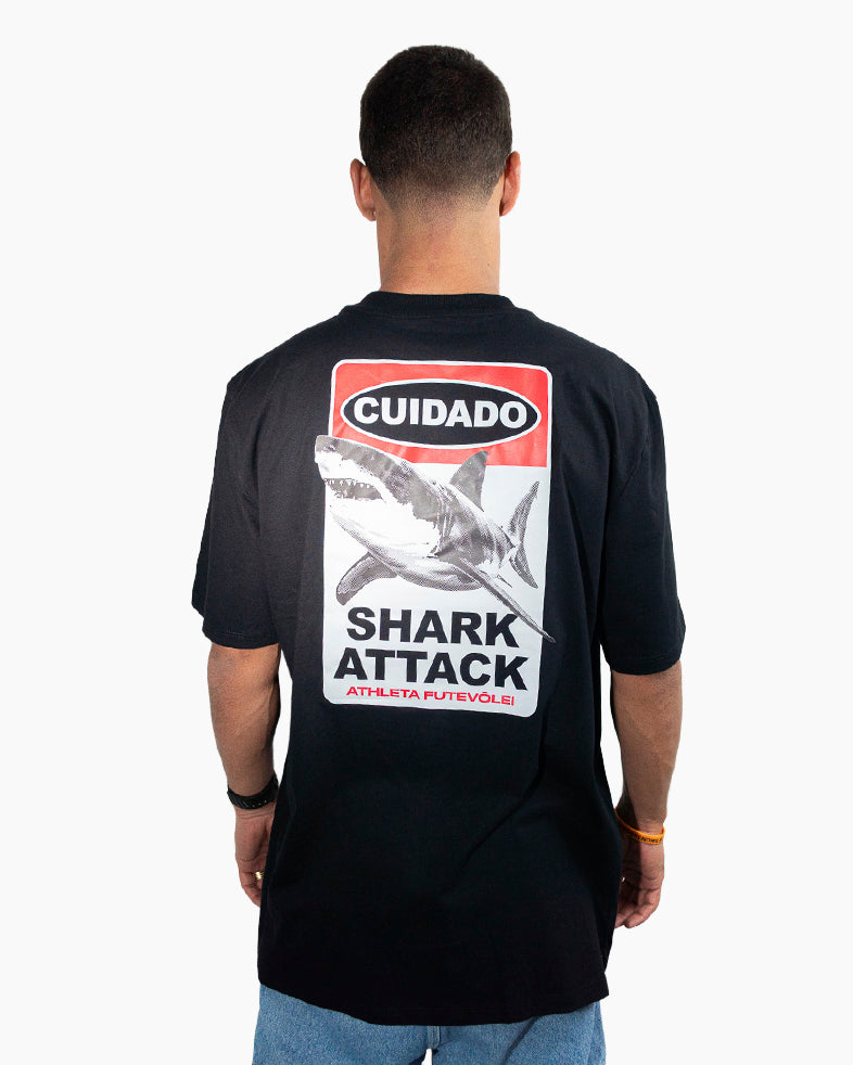 Camisa Athleta 90 Casual Futevôlei Cuidado Shark Attack Preta ATL009