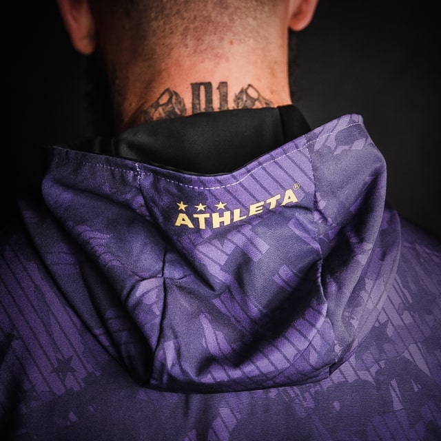 Athleta Free 超細纖維男女通用紫色風衣