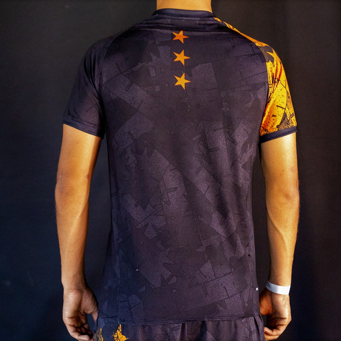 Athleta Free 23 Line 襯衫 - 黑色配橘色